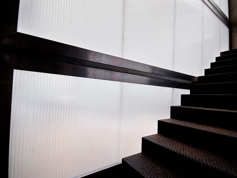 caja-escaleras-policarbonato