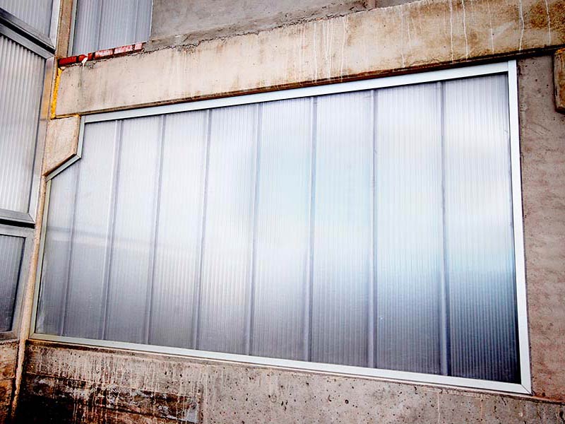 fachada-exterior-policarbonato