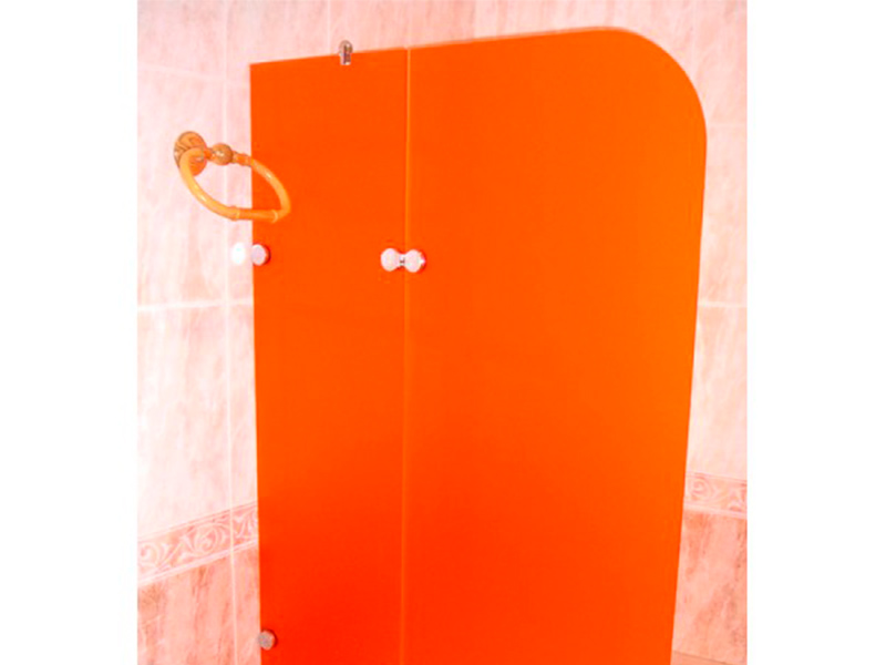mampara-de-metacrilato-naranja-fijo-mas-puerta
