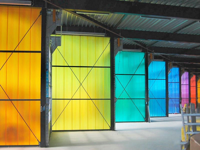 Paredes de policarbonato de colores